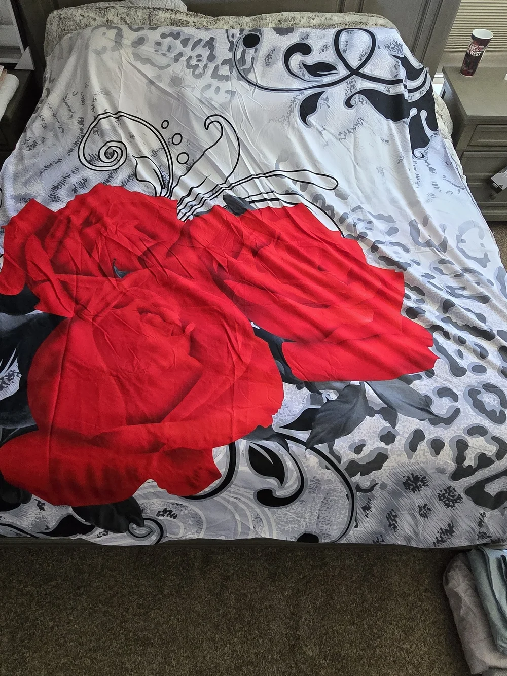 Red Rose Reversible Duvet Queen 3 Piece Set